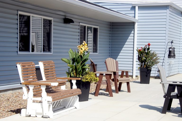 Image of the outdoor patio.